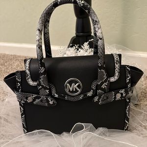 NWT 100% AUTHENTIC MICHAEL KORS CARMEN BLACK WITH FAUX SNAKESKIN TRIM SATCHEL